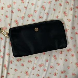 LULULEMON CURVED WRISTLET